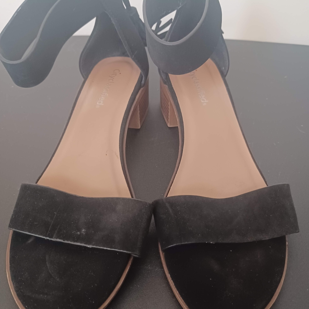Abrand Black Suede Block Heel Sandals
